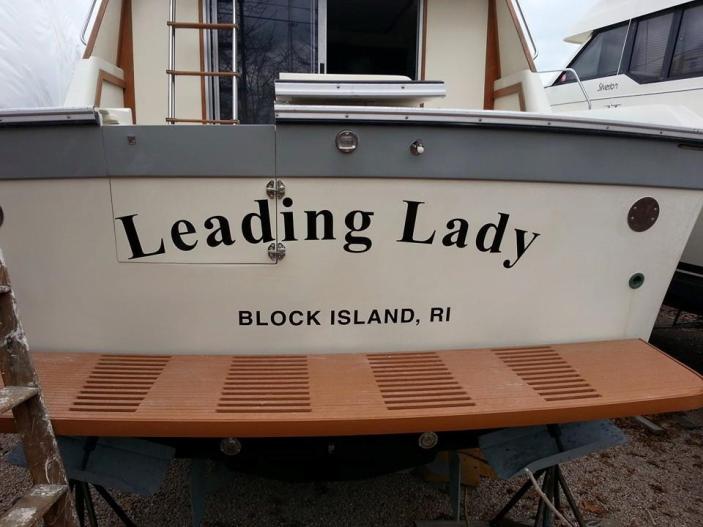 LEADING LADY